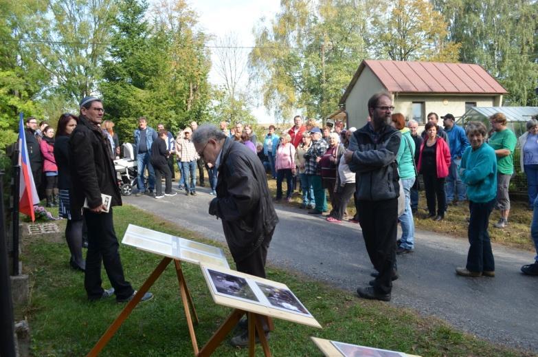 Jak bylo těmto lidem, když je odvážel na voze taženém koňmi pan Jan Kučera začátkem prosince roku1942 do Poličky?