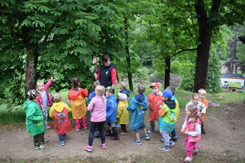 Při příjezdu na nás čekala paní průvodkyně, která pro nás měla připravený krásný doprovodný program formou příběhu s maňáskem, který se