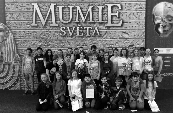 12 Cesty k vědění Nocování s Andersenem Mumie světa Po roce jsme s dětmi čtvrtých tříd opět nocovali ve škole. Byla totiž Noc s Andersenem.