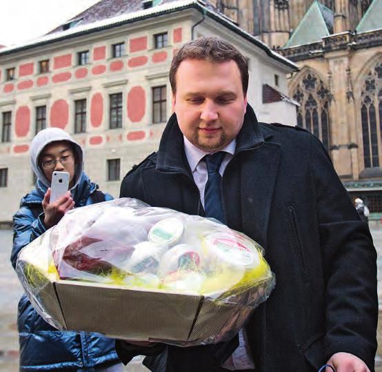 28 Euro 19 12. května 2014 report politika Mluvím, tedy jsem Ministr zemědělství Marian Jurečka se rád chlubí.