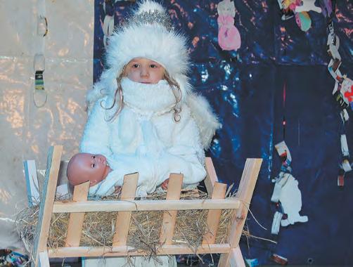 Na návštevníkov tohto podujatia nedýchala len história vďaka krásnemu vysvietenému Malackému kaštieľu, ale aj tradícia vďaka vystúpeniu folklórneho súboru Macejko.
