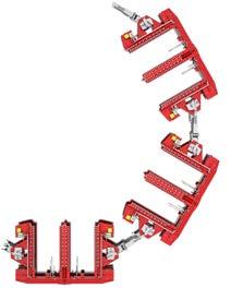 PŘESNÝ TRAKČNÍ SYSTÉM PRECISE TRACTION SYSTEM Spojené plošiny se pohybují podél trasy určené tahačem. Je to způsobeno tzv. principem nuceného otočení.