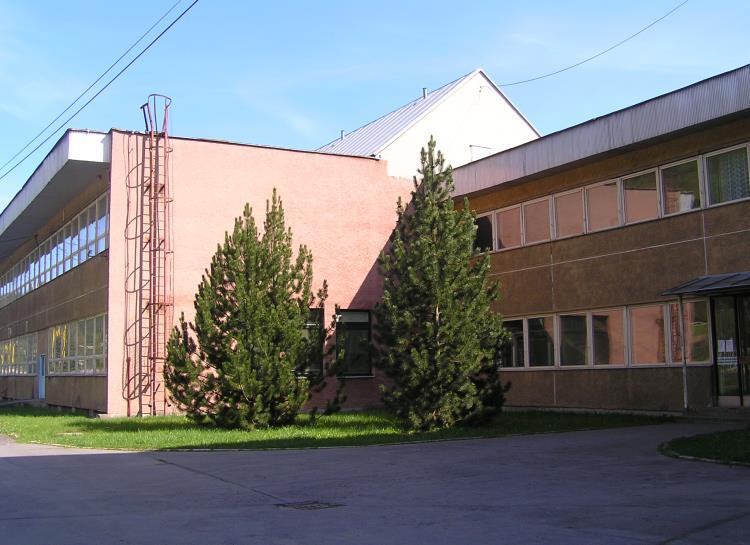 Učebný blok s. č. 54 s pozemkami Kat. územie Liptovský Hrádok Okres: Liptovský Mikuláš učebný blok s. č. 54, postavený na pozemku parc. KN C č.