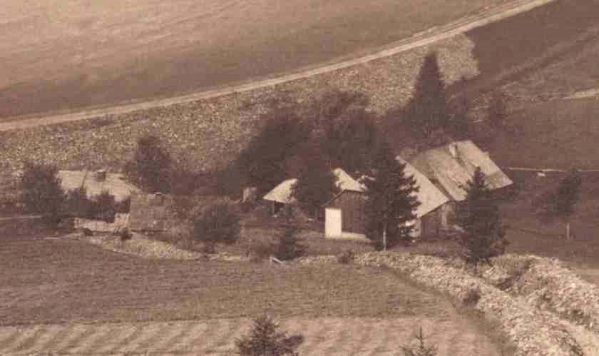 V místě Frischmülle bylo v 19. a v první polovině 20. století více provozů - nejen mlýn, ale i pila a kovárna.