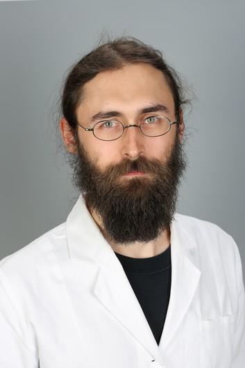 PharmDr. Jan Hartinger, Ph.D. Jak si představuji svoji práci ve Klinický farmaceut od roku 2013 na Oddělení klinické farmakologie a farmacie Všeobecné fakultní nemocnice v Praze.