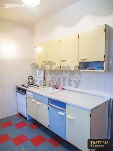 4) Byt 1+kk Nabídková cena: 1 930 000 K Upravená nabídková cena: 58 485 K /m 2 Lokalita: