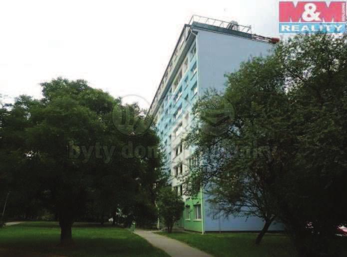 10) Byt 1+1 Nabídková cena: 2 330 000 K Upravená nabídková cena: 68 529 K /m 2 Lokalita: Litom ická, Praha 9 - Prosek Stavba: Panelová Podlaží: