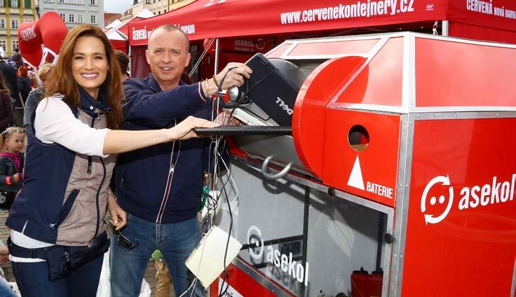 Pokračování ze strany 1 Díky recyklaci se za 10 let ušetřilo: Kč přes 7 miliard litrů vody, což je dostatek vody pro město velikosti Plzně na celý rok 1 595 GWh elektřiny, tedy více energie než