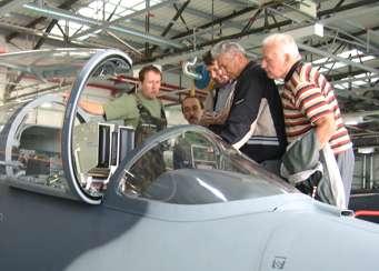 Albatros. Jeho dvousedadlová verze slouží k výcviku pilotů.