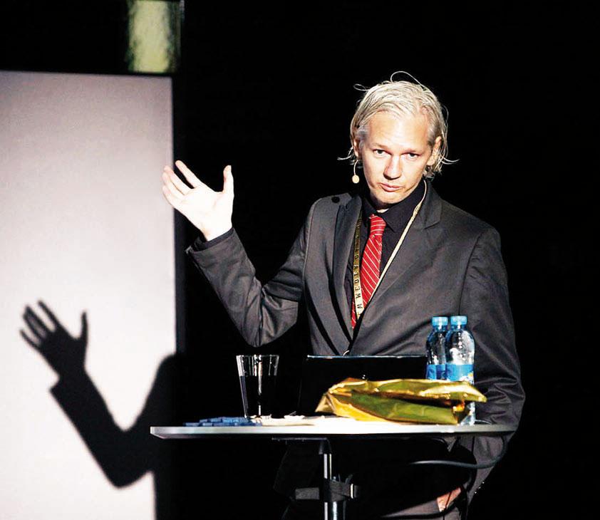 12 13 www.strategie.cz Julian Assange si nechává patentovat jméno. Proč vlastně? Kdy je jméno podstatné Má už Julian Assange dost právníků?
