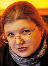 Text: Irena Ryšánková, mediální analytik Do cen knih se promítne i zvýšená DPH z dopravy či ceny energií. Takže kniha podraží zřejmě víc než o ona zanedbatelná čtyři, respektive 7,5 procenta.
