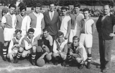 Život v Sokolově Fotbalový Baník slaví 70. výročí založení Nejznámější fotbalový klub Sokolovska, druholigový FK Baník Sokolov, brzy oslaví kulatiny. Dne 7.
