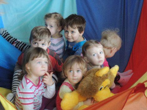 -5 Výtvarné dílny pro maminky s hlídáním dětí Součástí činnosti Klubu maminek je také řada slavností: Na podzim se