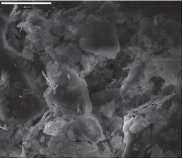 2. Cementace jílovité zeminy laboratorní model Neporušené