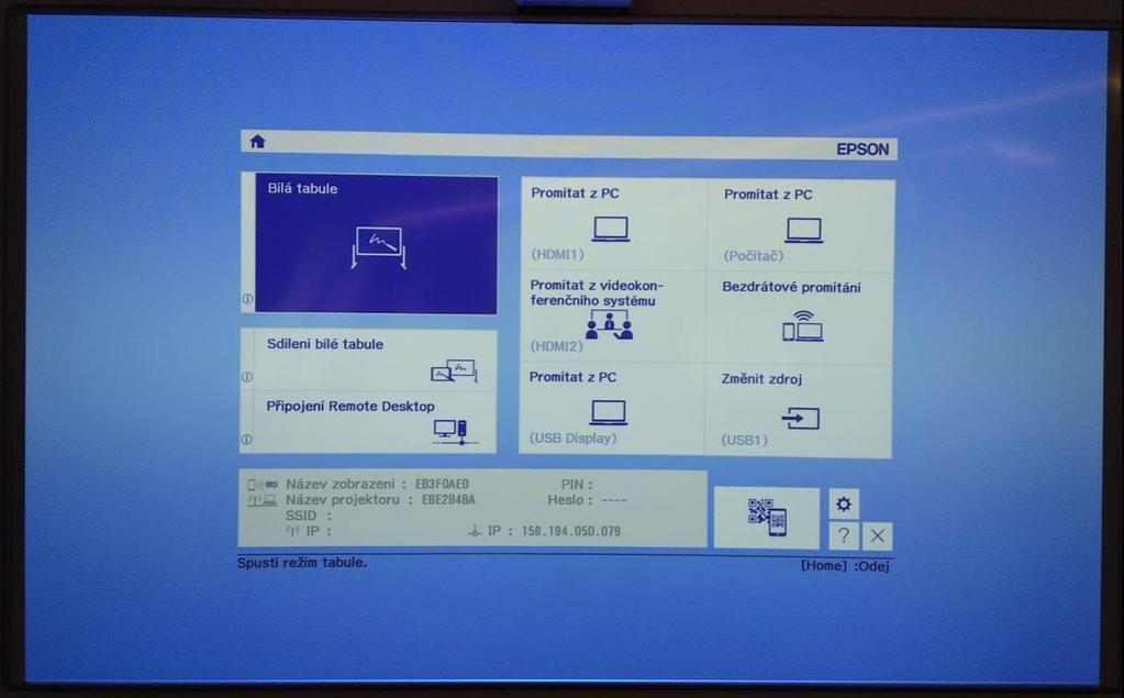 Tato tabule se ovládá přiloženými interaktivními pery, se kterými lze na plátno tvořit digitální obsah, případně