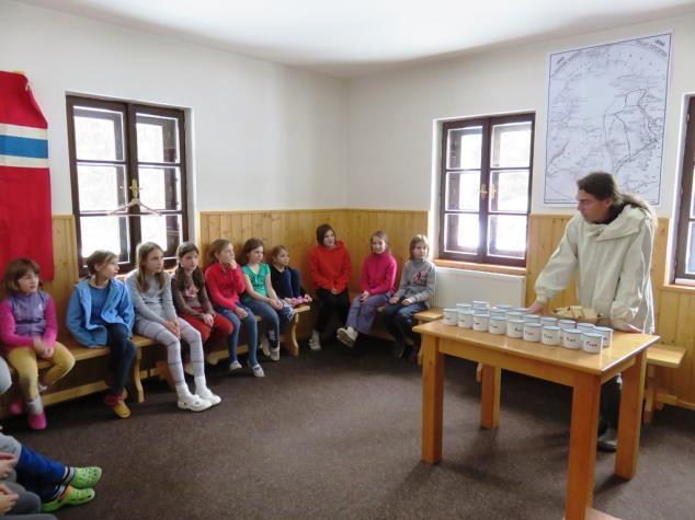 vedením neméně odhodlaných a zkušených důstojníků