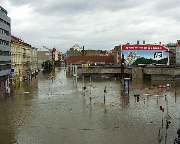 Srpen 2002 Česká republika: záplavy Celková škoda vyčíslena na 75 mld.