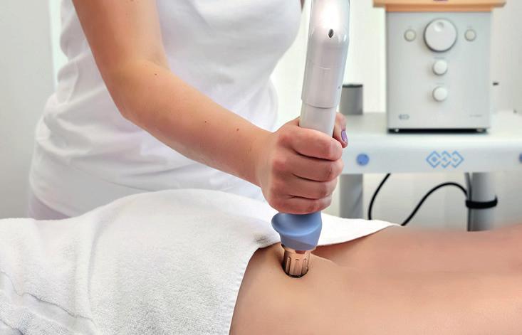 Po jemném a účinném vyčištění pleti vám provedeme stimulační obličejovou masáž, která obnoví napětí pokožky. Ošetřující masku vybereme podle vašeho typu pleti a finálně pleť ošetříme vybraným krémem.