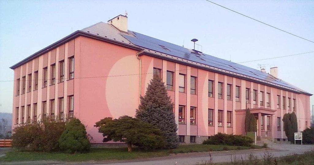 Růžové listy ZŠ Krhanice září