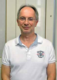 Zdraví včel Hniloba včelieho plodu doc. MVDr. Juraj Toporčák, PhD. Foto: Linda Hladíková Včely nie sú dôležité iba kvôli medu, ktorý produkujú, ale sú predovšetkým významnými prírodnými opeľovačmi.