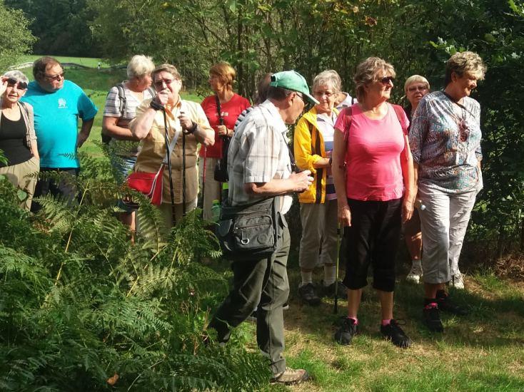 20 KOMUNITNÍ CENTRUM J E D N O TA B R AT R S K Á C H R A S TAVA Bezručova 503 CHRASTAVA Výlet Klubu Evergreen 55 + Byli jsme překvapeni, že v dnešní době, když tak snadno vyrážíme za cizokrajnými