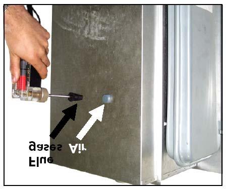 A - Měření vstupního tlaku B - Měření výstupního tlaku C - Ochranný kryt D - Šroub nastavení min. tlaku E - Šroub nastavení max. tlaku F - Kompenzační hadička 3.