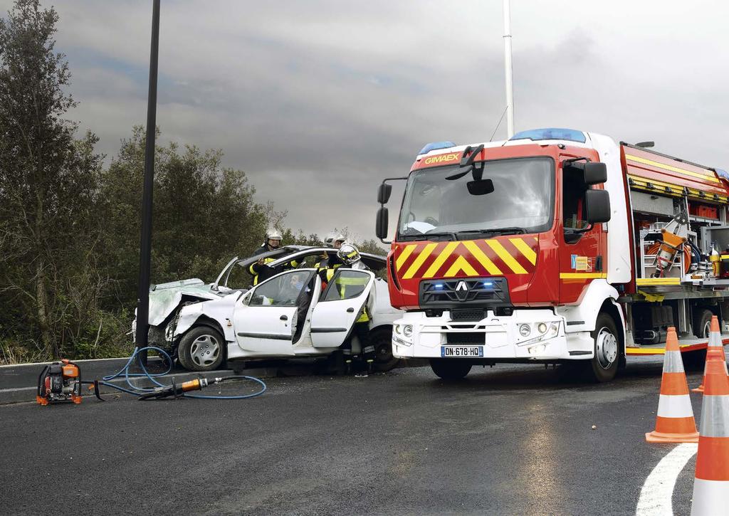 NÁKLADNÍ VOZIDLO MUSÍ REAGOVAT NA NALÉHAVOU SITUACI Renault Trucks dodává vozidla, která odpovídají požadavkům záchranných složek