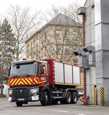 RENAULT TRUCKS C JEDNORAMENNÝ NOSIČ pro převoz různých typů