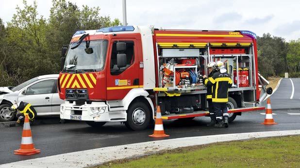 14 15 VÝKONNÉ A FLEXIBILNÍ MOTORY Motory záchranných a hasičských vozidel Renault Trucks nabízejí vysoký