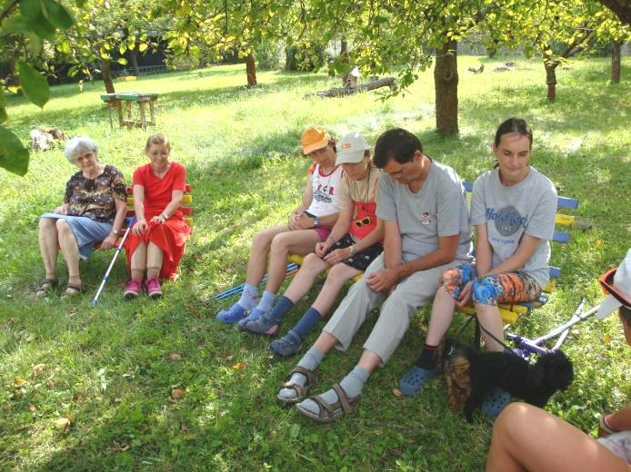 Cvičení vždy zahrnovalo část protahovací, adekvátně posilující, dynamickou, dechovou a relaxační. Dle zájmu uživatelů badminton a ping-pong.