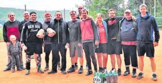 Před startem bylo připraveno hned několik novinek a překvapení. Především maskoti viz foto velmi vydařené figurky, které nás bavily svou přítomností celý den.