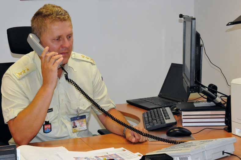 26 A report 9/2017 A report 9/2017 27 Mnoho lidí si myslí, že si tady žijeme jako v bavlnce. Ten, kdo práci na úřadě pozná blíže, pochopí, že tomu tak zdaleka není, říká plukovník Kořínek.