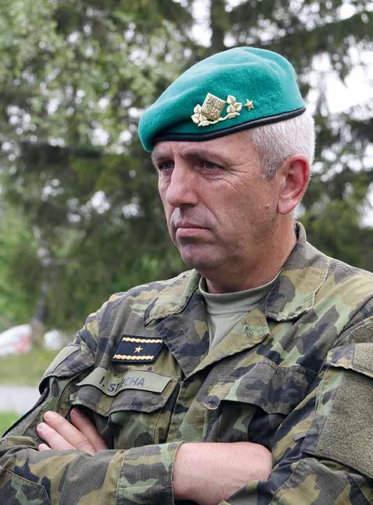 2 A report 9/2017 A report 9/2017 3 S brigádním generálem Ivo Střechou jsme hovořili nejen o pozemních silách Když chci klid, musím mít na zahrádce dobrmana Brigádní generál Ivo Střecha má za sebou