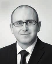 nabídka současně určena kvalifikovaným investorům / první výjimka/, nekvalifikovaným investorům, z nichž se každý zaváže investovat nejméně 100 000 EUR /druhá výjimka/, zaměstnancům emitenta /třetí
