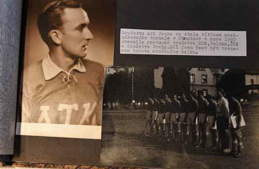 Pět klubů jako olympijský symbol použít nešlo, a tak jsem si vystačil se třemi, do nichž jsem vepsal tři písmena. Barvy ještě nebyly ustálené.