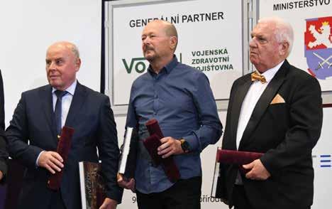 Priščák ocenil i významné představitele slovenského armádního sportu. Samozrejme bez účasti Ministerstva obrany Českej republiky by sa celá tá skvelá paráda konať nemohla. Prečo?