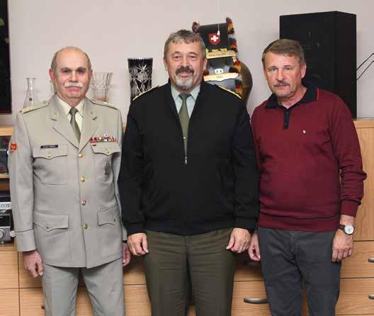 Před první skokem jsem se od instruktorů dozvěděl, ať už hlavně skočím, že se o zbytek už postarají. Odpověděl jsem, že skočím, ale že už se se mnou nesetkají Ale setkali jsme se.