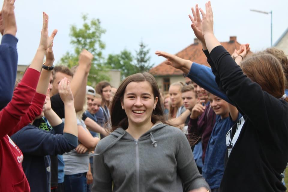 ADAPTAČNÍ KURZ PRO 1. A KATOLICKÉHO GYMNÁZIA V úterý 5. 9. se třída 1. A vydala na adaptační kurz do Velkého Újezdu.