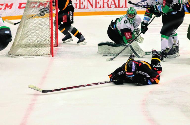Předchozí zápas 27. kolo NEÚSPĚŠNÝ BOJ PROTI BRUSLAŘŮM! LITVÍNOV PROHRÁL S BOLESLAVÍ 2:5 V předvánočním čase se na české hokejové stadiony vrátila Tippsport extraliga. 27. kolo svedlo dohromady litvínovskou Vervu a bruslaře z Mladé Boleslavi.