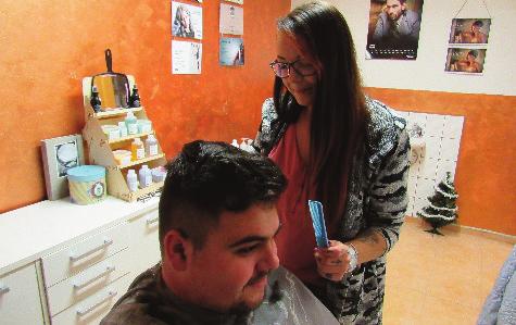 Nyní do salónu chodí pravidelně každý týden, paní Rašková tu má otevřeno každý den. Nováčkem je ve Čkyni Pavlína Hadová, která pracuje v salónu u Marcely Koškové.