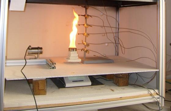 Tepelné charakteristiky kapaliny (zásobník) 27 Intenzita hmotnostního toku (kg m -2 s -1 ) experimenty Experiment ÚCHI VŠCHT Průměr nádoby