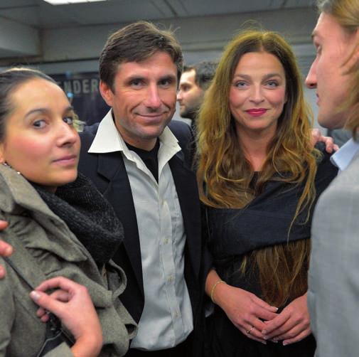 Andrea Bfiezinová, Jaroslav Matûjka, Lucie Zedníãková a Jakub Zedníãek v pafiíïském metru v oslnění Paříží mirek homola Ahoj, ahoj, uvidíme se, louãil se Milan Kundera s Mûstsk m divadlem v PafiíÏi