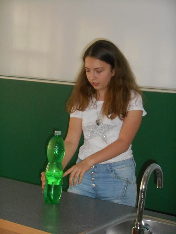 karteziánek" např. skleněné kapátko.