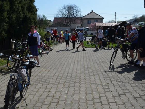 centru v Kostelci nad Orlicí a v 9.00 hod. byl odjezd z náměstí.