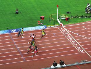 6 Na olympiádě v Pekingu v roce 2008 skončilo finále sprintu na 100 m takto: jméno stát čas [s] 1 Usain Bolt Jamajka 9,69 2 Richard Thompson Trinidad a Tobago 9,89 3 Walter Dix USA 9,91 4 Churandy