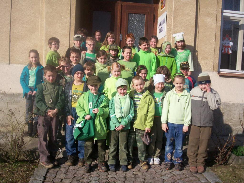 BŘEZEN Zelený jarní den Vítání jara probíhalo na naší Základní škole ve Vidlaté Seči netradičním způsobem.