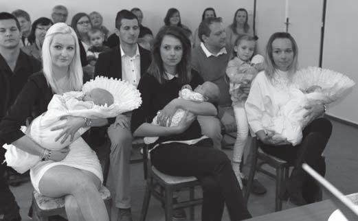 30 a v 11 hodin ve dvou vítáních šest malých občánků Ostrožské Lhoty a předali jim drobné dárky.