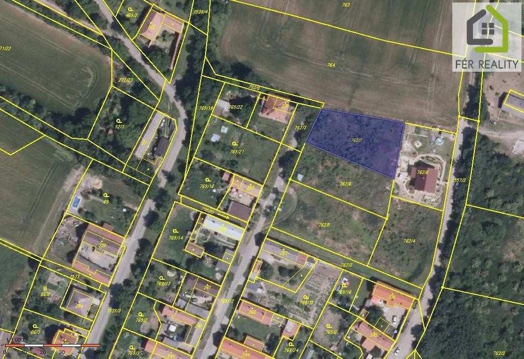 6) Stavební pozemek Nabídková cena: 650 000 Kč Upravená nabídková cena: 538,53 Kč/m 2 Lokalita: Martiněves Pohořice, okres Litoměřice Popis: Pozemek s