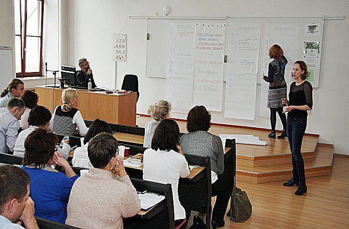 zaměstnanců. Program seminářů je vždy přizpůsoben požadavkům jednotlivých soudů, je připraven tzv. na míru potřebám zaměstnanců soudů a aktuální situaci v organizaci.