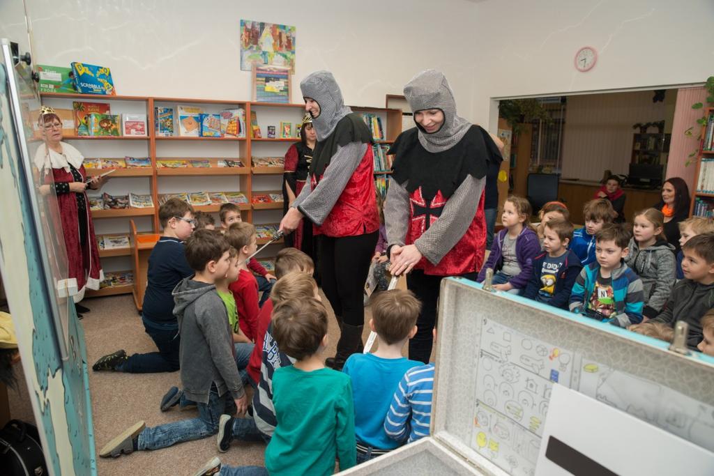Vytváří kreslené vtipy, komiksy a knižní ilustrace. Věnuje se také užité grafice a reklamní tvorbě. Kromě psaní a kreslení spolupracuje při tvorbě videí a animací. Publikuje vlastní knihy. V úterý 30.